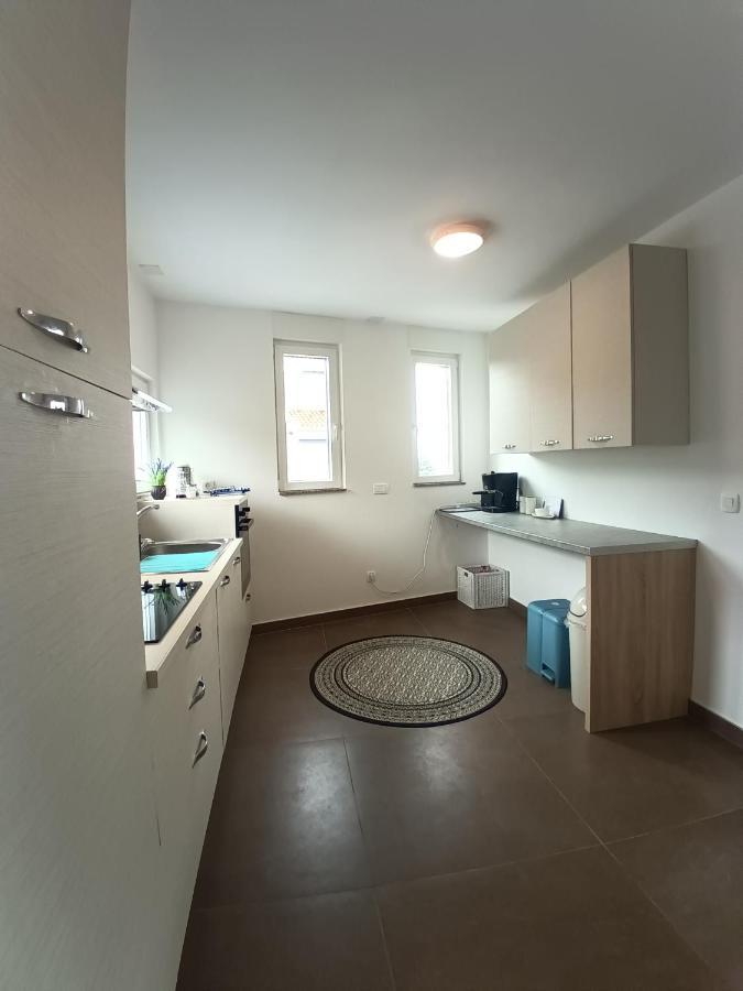 Searenity Pool Suite - Seafront Krmpote-Vodice Zewnętrze zdjęcie